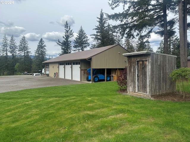 view of outdoor structure featuring a yard