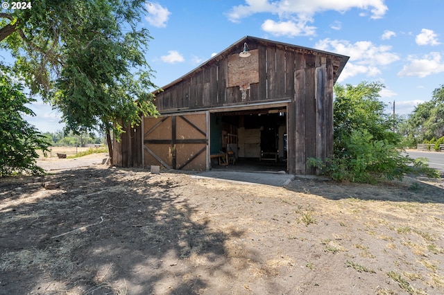 view of outbuilding