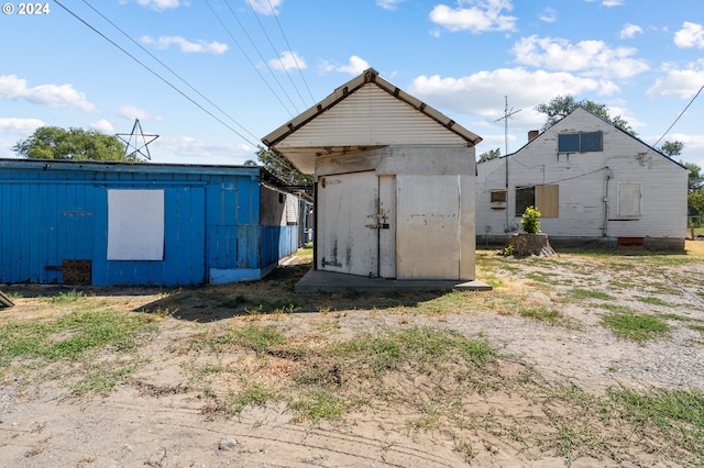 view of outdoor structure