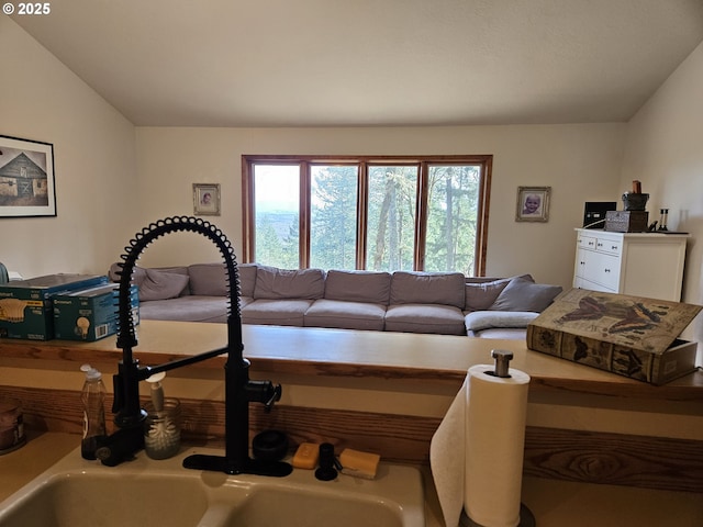 1550 NW Emperor Dr, Corvallis, OR 97330 - view of living area