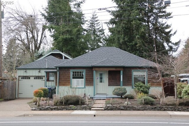 view of front of property featuring a garage