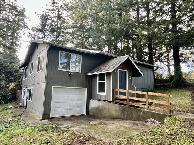 view of front of home featuring a garage