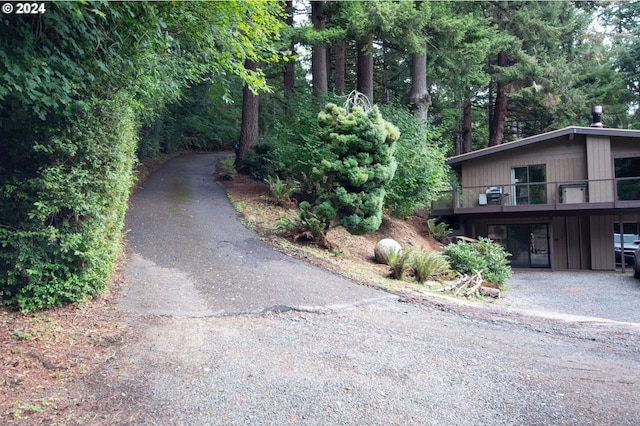 exterior space featuring driveway