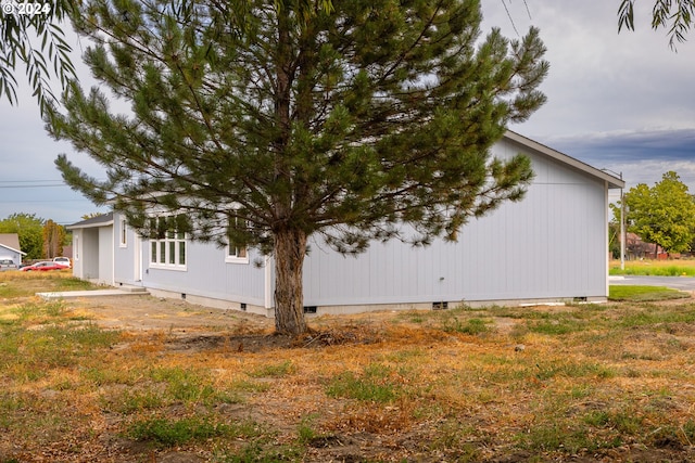 view of side of property