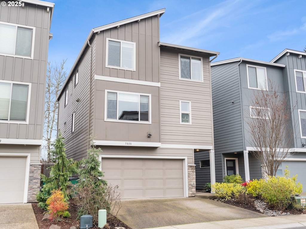 view of front of property featuring a garage