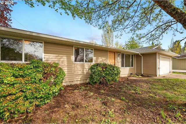 20125 SW Rachelle Ct, Beaverton, OR 97078 - ranch-style house with a garage and concrete driveway
