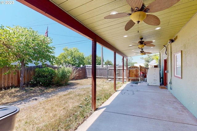 view of terrace featuring ceiling fan