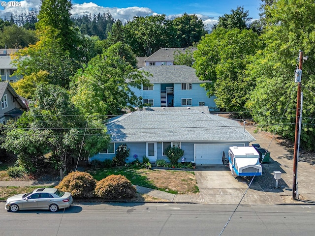 view of front of property featuring a garage