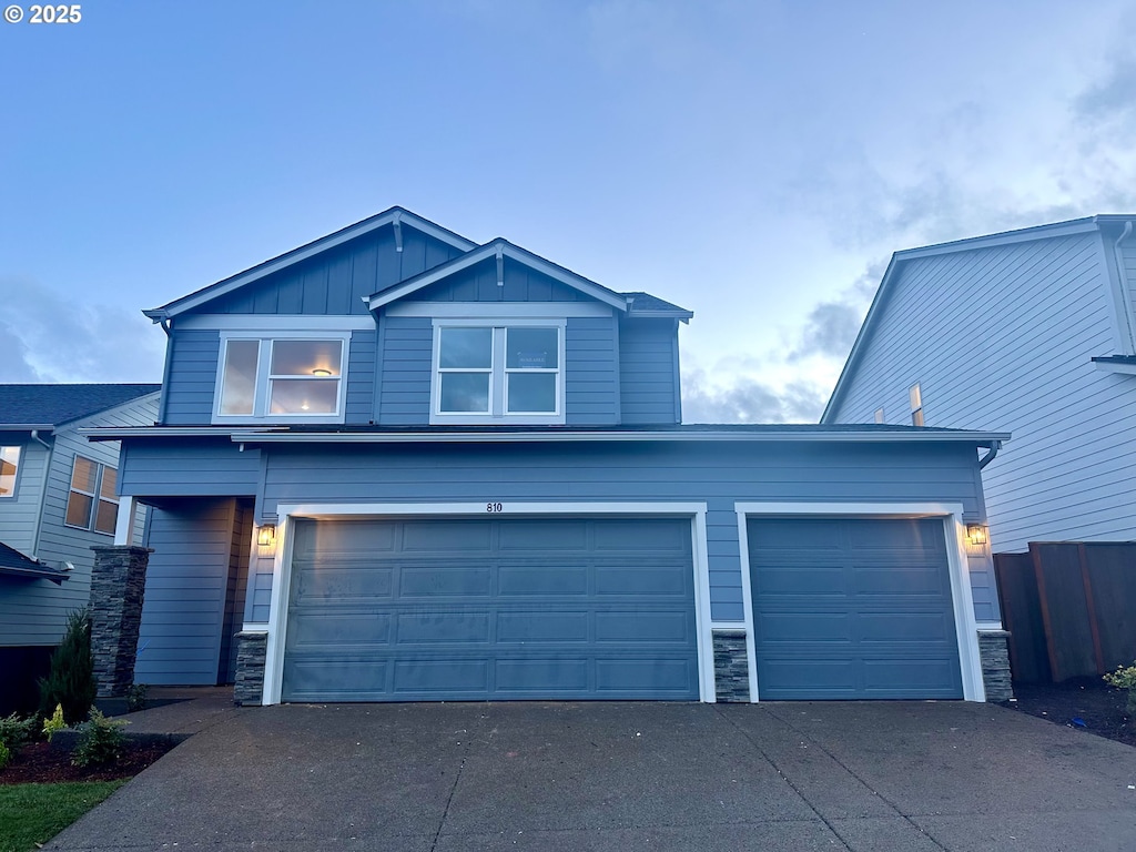 view of front of house featuring a garage