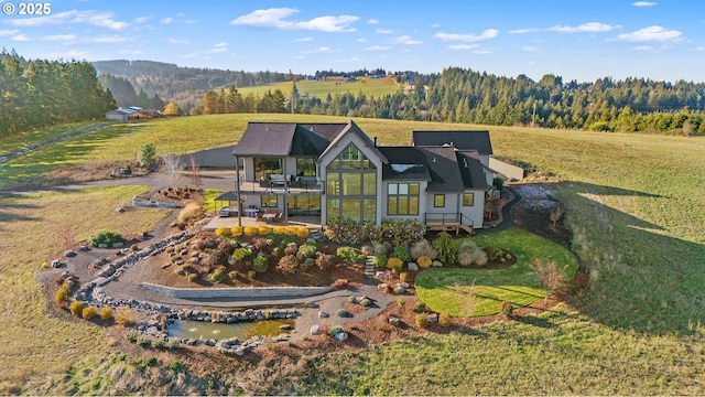 view of front of house featuring a front lawn