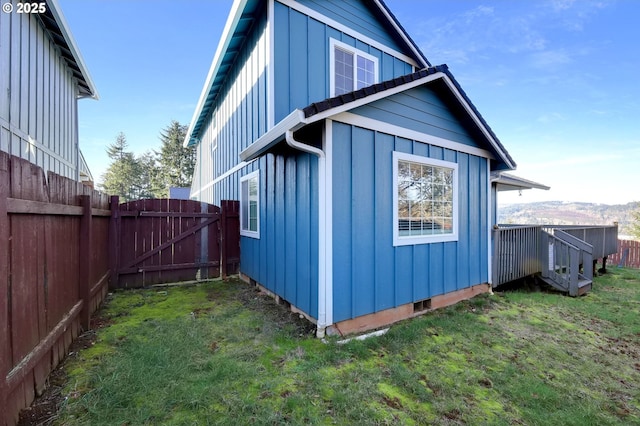 view of outdoor structure with a lawn