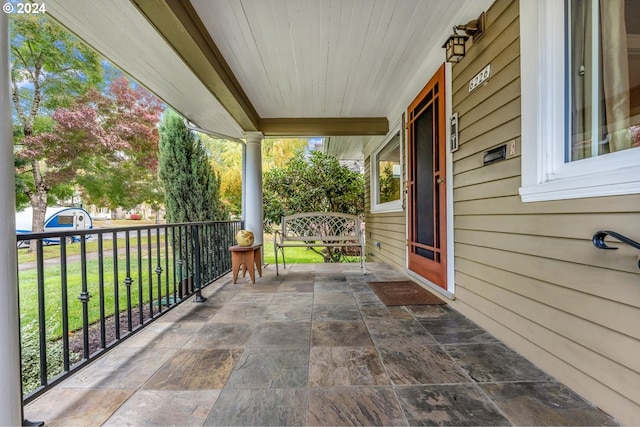 view of patio / terrace with covered porch