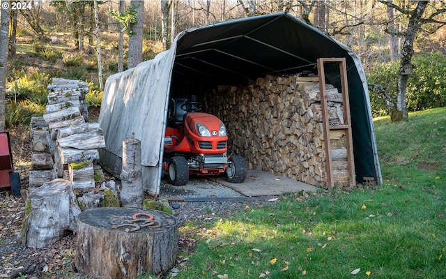 view of outdoor structure featuring a carport