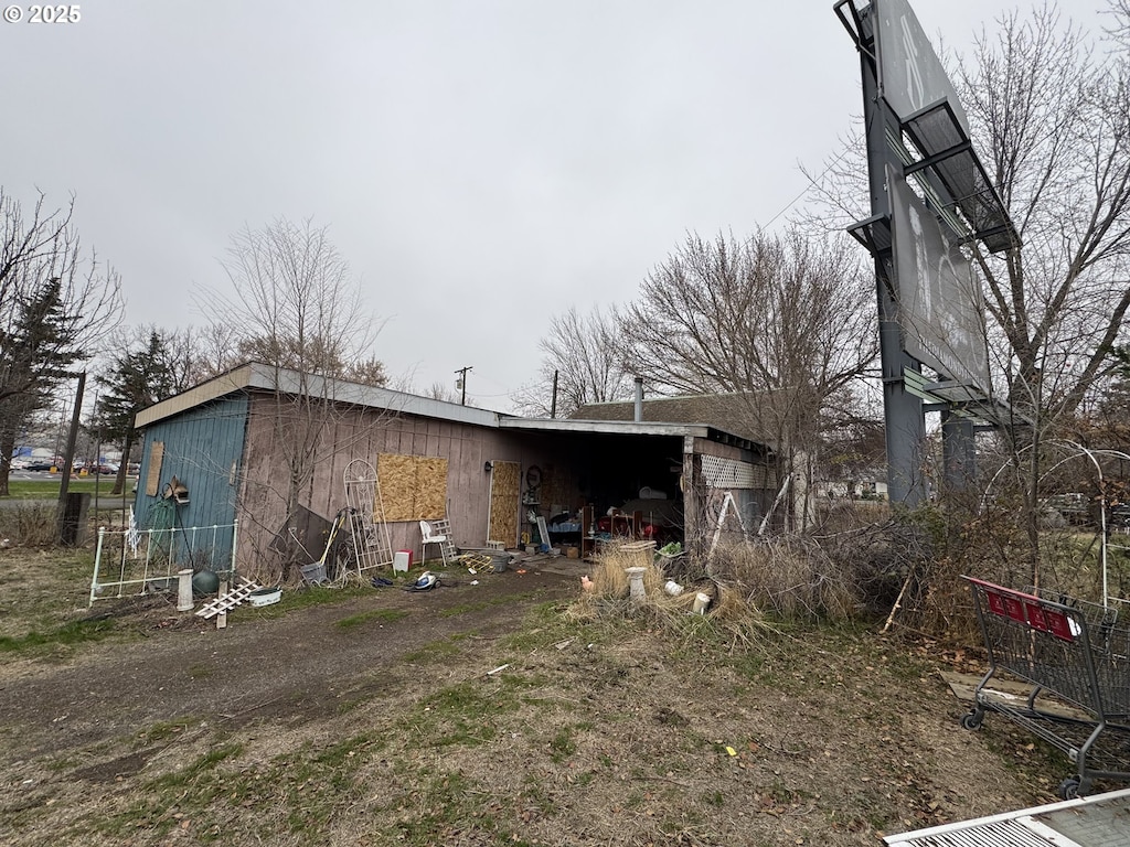 view of side of property