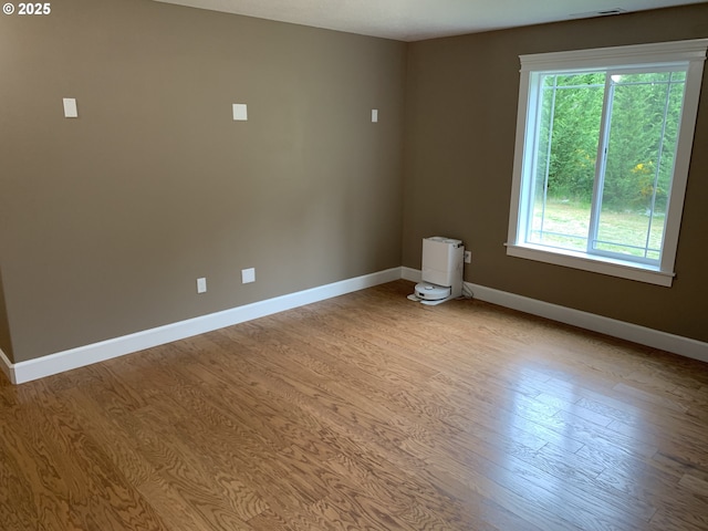 24945 Oak Ln, Elmira, OR 97437 - empty room featuring light wood finished floors and baseboards