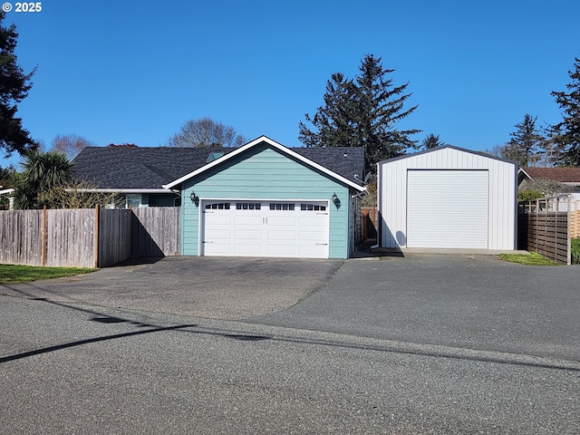 335 Mill Beach Rd, Brookings, OR 97415 - garage featuring fence