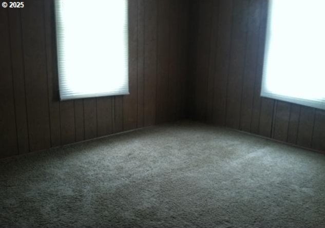 2260 D St, Springfield, OR 97477 - empty room with carpet floors