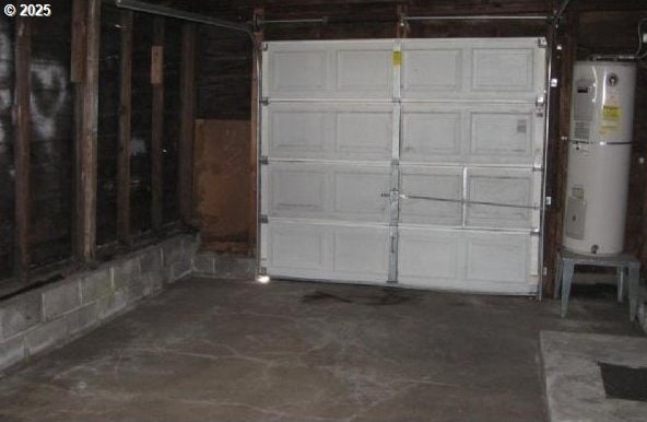 2260 D St, Springfield, OR 97477 - garage with water heater