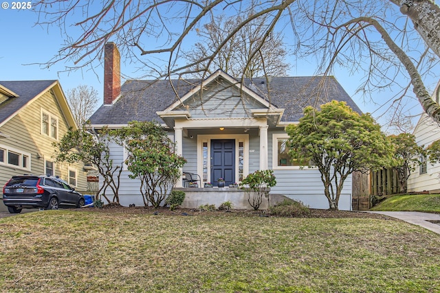 view of front of house with a front yard