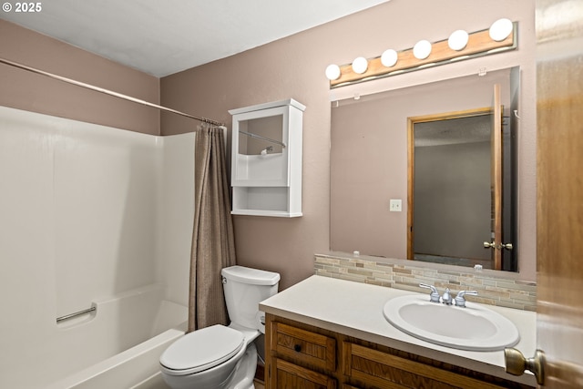 2301 SW 22nd St, Troutdale, OR 97060 - full bath with vanity, decorative backsplash, and shower / bath combo with shower curtain