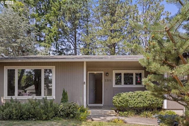 2301 SW 22nd St, Troutdale, OR 97060 - doorway to property