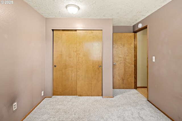 2301 SW 22nd St, Troutdale, OR 97060 - unfurnished bedroom featuring carpet flooring and a textured ceiling