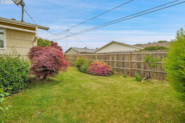 1331 Hampton Way, Woodburn, OR 97071 - view of yard