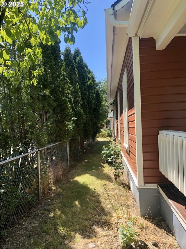 3929 SE 65th Ave, Portland, OR 97206 - view of yard