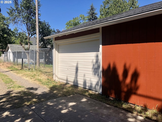 3929 SE 65th Ave, Portland, OR 97206 - view of garage