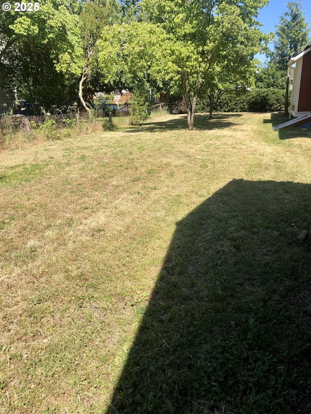 3929 SE 65th Ave, Portland, OR 97206 - view of grassy yard