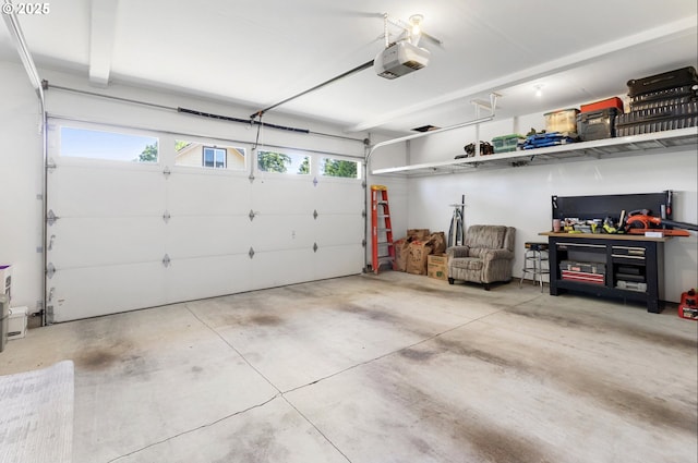 14206 SE Woodside Ave, Milwaukie, OR 97267 - garage featuring a garage door opener