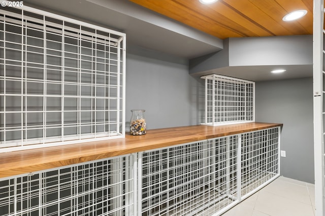 3925 SW Humphrey Blvd, Portland, OR 97221 - detailed view of recessed lighting, a dry bar, and wood ceiling