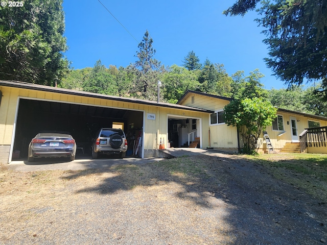 1386 Richardson Rd, Myrtle Creek, OR 97457 - garage featuring driveway
