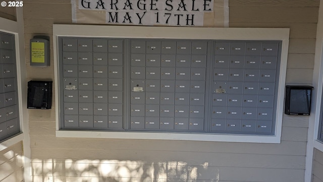 surrounding community with mail area