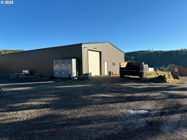 view of yard featuring cooling unit