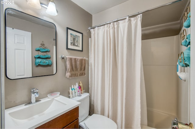 2251 SW Trachsel Dr, Beaverton, OR 97003 - bathroom featuring vanity, toilet, and shower / bathtub combination with curtain