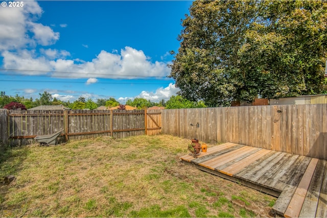 2251 SW Trachsel Dr, Beaverton, OR 97003 - view of yard with a deck