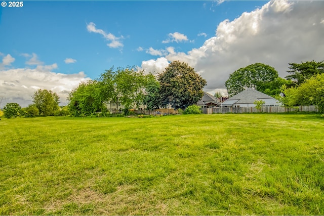 2251 SW Trachsel Dr, Beaverton, OR 97003 - view of yard