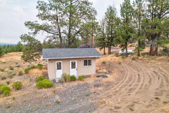 view of outbuilding