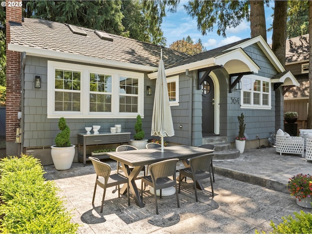 364 Northshore Rd, Lake Oswego, OR 97034 - view of patio with outdoor dining space