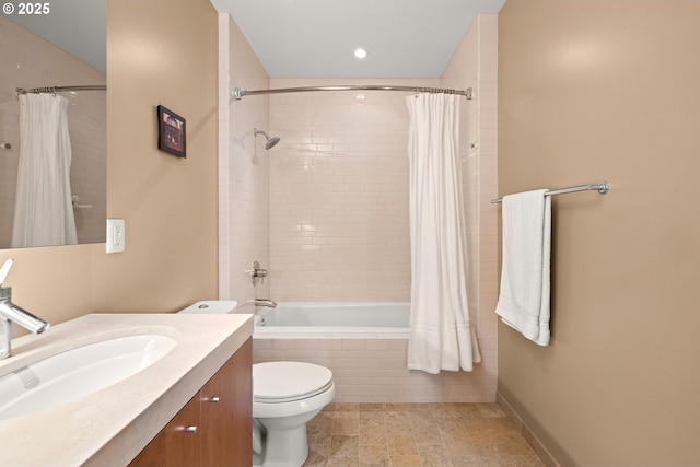 841 S Gaines St Unit 714, Portland, OR 97239 - full bath with tiled shower / bath combo, vanity, and recessed lighting