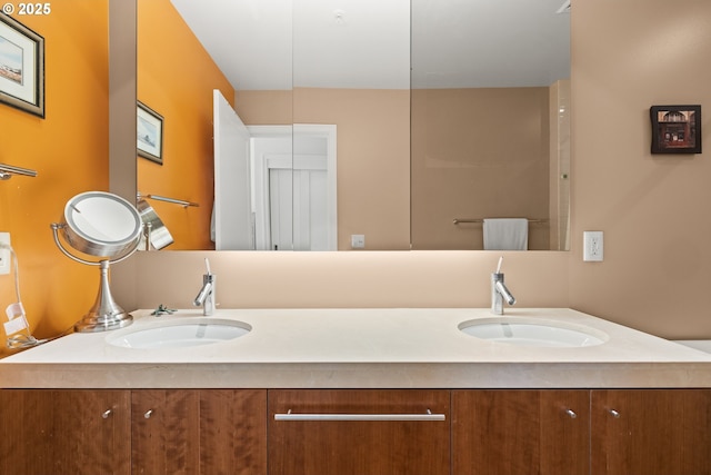 841 S Gaines St Unit 714, Portland, OR 97239 - bathroom with double vanity