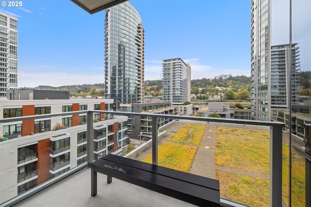 841 S Gaines St Unit 714, Portland, OR 97239 - balcony featuring a view of city