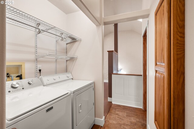 827 Tyler Creek Rd, Ashland, OR 97520 - washroom featuring washing machine and dryer and baseboards