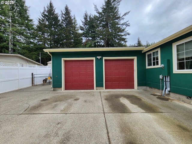 2420 Jefferson St, Port Orford, OR 97465 - view of garage