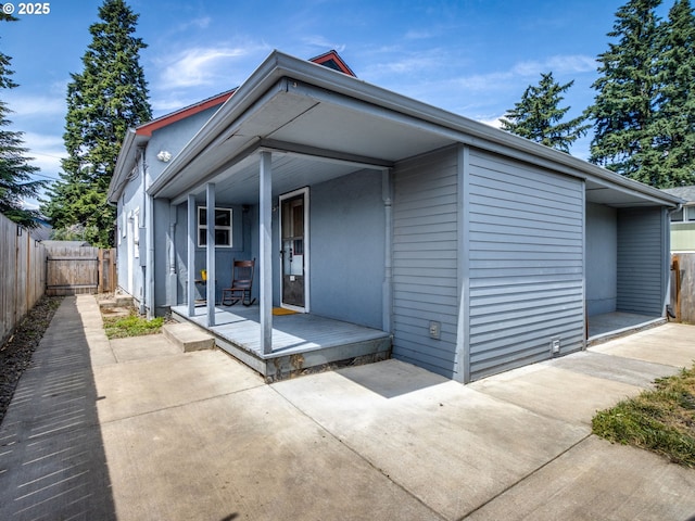 486 S Knott St, Canby, OR 97013 - view of front of property with a porch