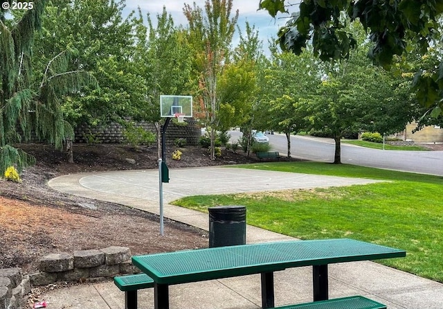 813 NW 1st Ave, Canby, OR 97013 - view of sport court featuring community basketball court and a lawn