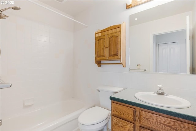 1825 Minnesota St, The Dalles, OR 97058 - full bathroom featuring vanity, toilet, bathing tub / shower combination, and tasteful backsplash