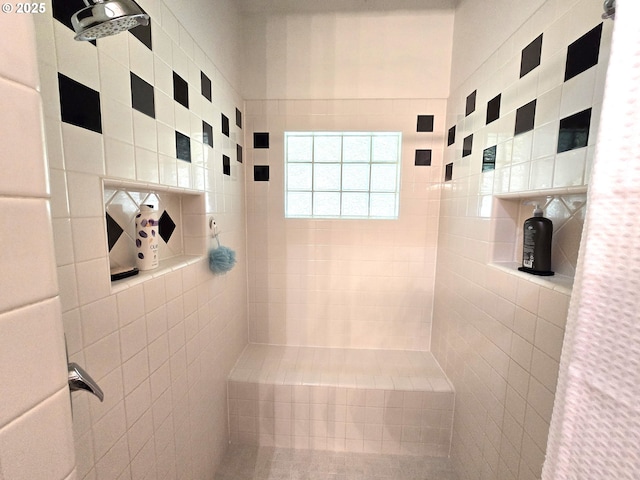 80393 Zimmer Ln, Hermiston, OR 97838 - bathroom featuring tiled shower