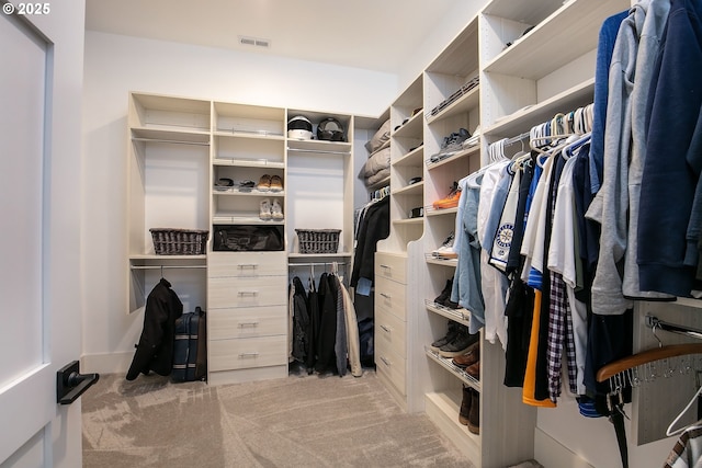 19550 Buck Canyon Rd, Bend, OR 97702 - walk in closet featuring carpet and visible vents